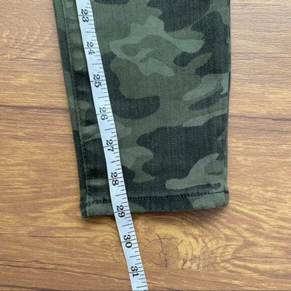 Good American Good Waist Skinny Jeans Camo Jeans Women Size 0/25‎ - Picture 7 of 8